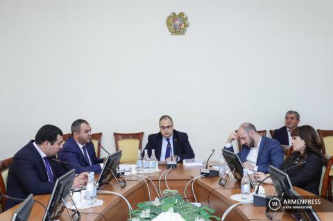 Armenian parliamentary standing committee on state-legal
affairs holds session