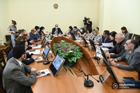 Session of parliamentary standing committee on health and
social affairs