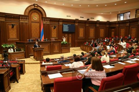 MPs hold Q&A with Cabinet members