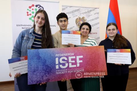 Awarding of 2023 Armenian School Science Festival
winners