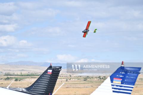 Եղվարդի օդանավակայանում կայացավ Air Fest V օդային փառատոնը, որը նվիրված է ՀՀ-ում փոքր ավիացիայի զարգացմանն ու նրա ներուժին