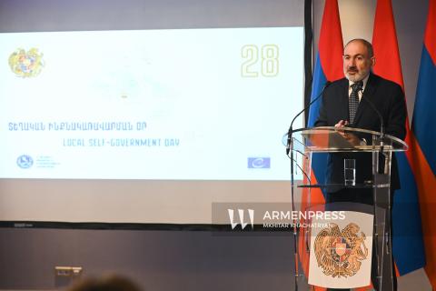 Pashinyan highlights decentralization in community reforms