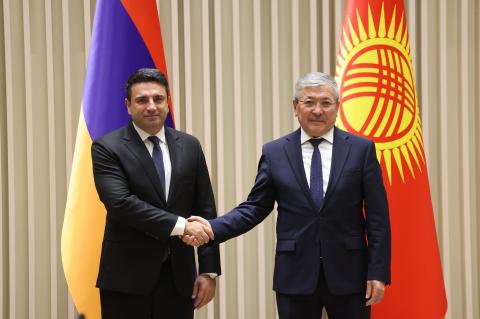 ალენ სიმონიანი შეხვდა ყირგიზეთის პრემიერ-მინისტრ ადილბეკ კასიმალიევს