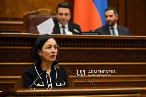 Պետական փաստաթղթաշրջանառության մեջ կիրառվող եզրույթների կանոնարկման լիազորող նորմ է սահմանվում