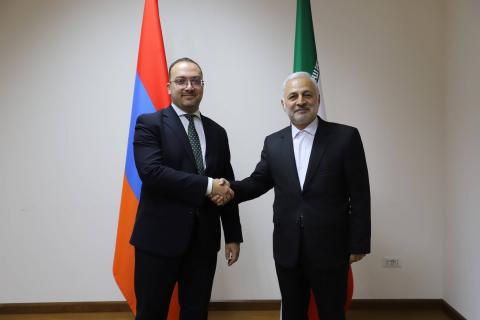 სომხეთისა და ირანის საგარეო საქმეთა სამინისტროებს შორის საკონსულო კონსულტაციები გაიმართა։ ხელი მოეწერა მემორანდუმს