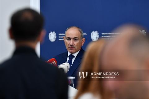 Pashinyan se refiere la asociación del cambio del sello en los pasaportes con la visita del funcionario turco