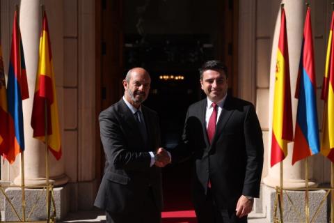 Le président de l'AN et son homologue espagnol discutent du programme de communication TRIPP