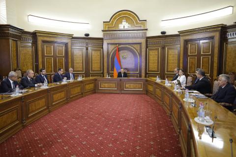 Les questions liées à la construction d’un nouveau réacteur nucléaire ont été discutées