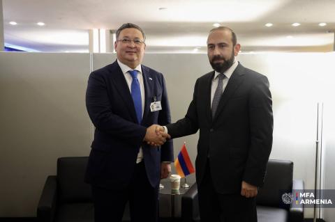 Les ministres des Affaires étrangères de l’Arménie et du Kazakhstan ont échangé des vues sur la mise en œuvre du projet « Carrefour de la paix »