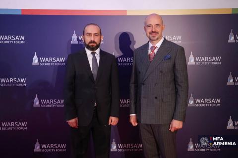 Le ministre des Affaires étrangères de la République d’Arménie a rencontré le président et fondateur du Forum de sécurité de Varsovie