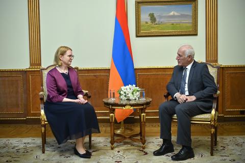 Le président de la République a reçu l'ambassadrice d'Allemagne