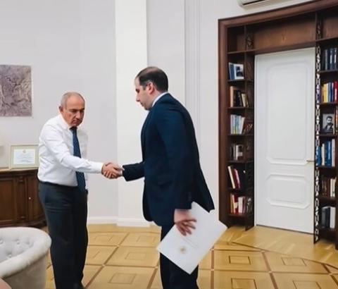 Le Premier ministre a tenu une réunion de travail avec le président du Comité des recettes d’État