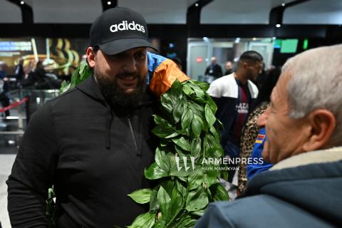 Equipo de halterofilia regresó del Campeonato Mundial a Armenia