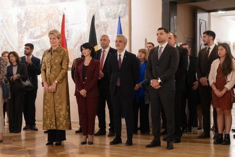 La reine de Belgique, lors de sa visite en Arménie, s’est également rendue à la Galerie nationale d’Arménie