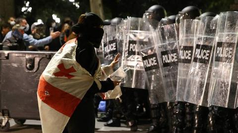 Վրաստանում ևս 14 ցուցարար է ձերբակալվել՝ բողոքի ցույցերի մասին նոր օրենքը խախտելու համար