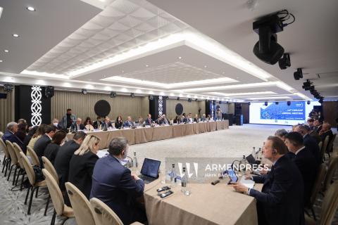 Ձգտելով առավել ժողովրդավար և ապակենտրոն կառավարման. Երևանում մեկնարկել է CORLEAP-ի 14-րդ տարեկան հանդիպումը