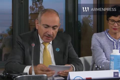 Премьер-министр Пашинян принимает участие в обсуждениях в рамках 8-го Парижского форума мира