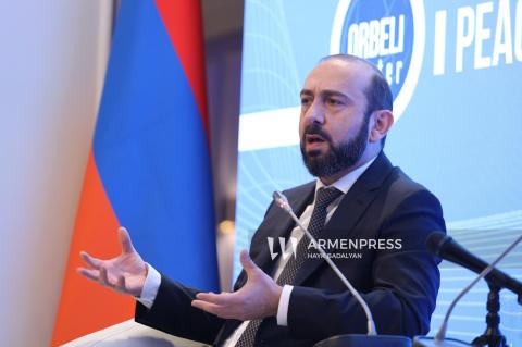 მირზოიანის აზრით, მნიშვნელოვანია სომხეთისა და აზერბაიჯანის საზოგადოებებს შორის კონტაქტების გააქტიურება