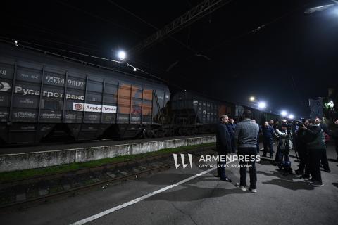 სომხეთში ჩავიდა მარცვლეულით დატვირთული მატარებელი։ რუსეთი, აზერბაიჯანი, საქართველო, სომხეთი სარკინიგზო მარშრუტით