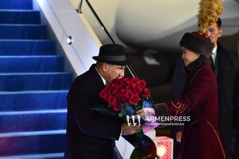 Başbakan Nikol Paşinyan başkanlığındaki heyet resmi ziyaret için Astana’ya ulaştı