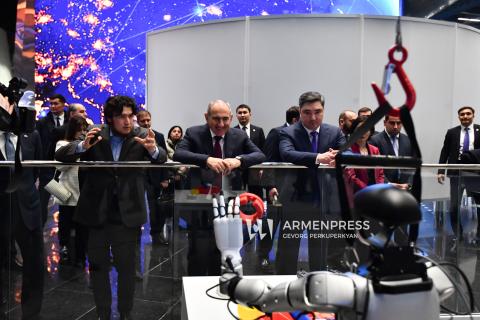 La visite du Premier ministre au centre d’intelligence artificielle « alem.ai » à ’Astana