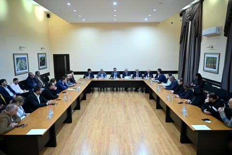 Председатель Комитета государственных доходов Армении обсудил с ювелирами проблемы отрасли