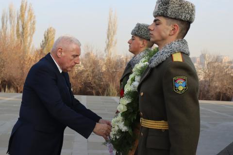 ՄԹ պաշտպանության հարցերով պետնախարարի գլխավորած պատվիրակությունն այցելել է Հայոց ցեղասպանության հուշահամալիր