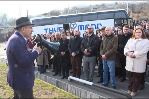Le Premier ministre a visité Kirants avec un groupe de citoyens