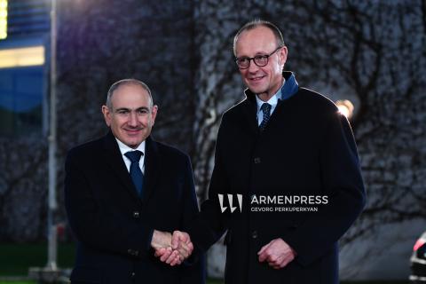 La rencontre entre le Premier ministre arménien Pashinyan et le Chancelier allemand Merz a commencé