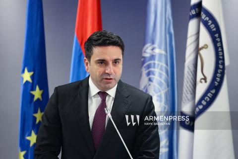 آلن سیمونیان احتمال دیدار نمایندگان پارلمانهای ارمنستان و جمهوری آذربایجان در قالبی گستردهتر را رد نکرد