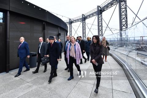 جولة للوفد الذي يرأسه رئيس وزراء أرمينيا إلى مركز "يوريف كامبوس برلين" للعلوم والتكنولوجيا-صور-
