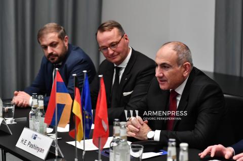 نخستوزیر جمهوری ارمنستان در اتاق بازرگانی هامبورگ جزئیات پروژه «TRIPP» و ابتکار «چهارراه صلح» را تشریح کرد