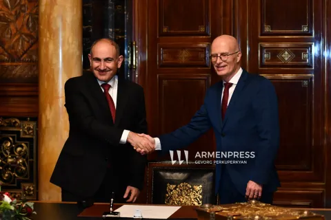 دیدار نخستوزیر جمهوری ارمنستان و شهردار هامبورگ برگزار شد