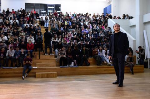 Министр высокотехнологичной промышленности РА в Дилижанской центральной школе рассказал о рисках и возможностях, возникающих в связи с использованием искусственного интеллекта