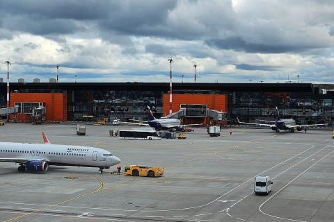 تأخير وإلغاء لأكثر من 300 رحلة جوية بعد هجوم بطائرات مسيرة على مطارات موسكو