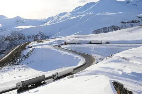 Լարսը փակ է