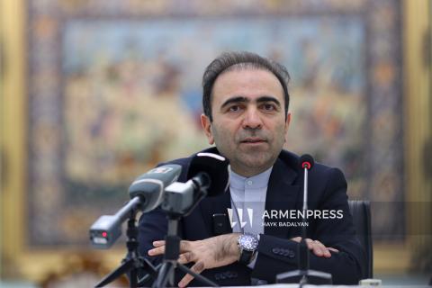 نشست مطبوعاتی خلیل شیرغلامی، سفیر ایران در ارمنستان