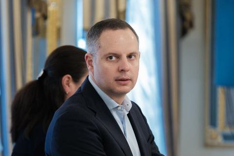 Ավելի քան 3 մլն դոլար յուրացնելու գործով մեղադրանք է առաջադրվել Զելենսկիի աշխատակազմի ղեկավարի նախկին տեղակալին