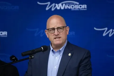 Վինձորի քաղաքապետը «խելագարություն» է անվանել Կանադայի և ԱՄՆ-ի միջև կամրջի նկատմամբ Թրամփի հավակնությունները