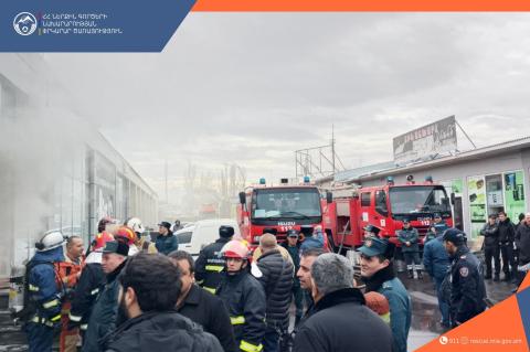 Կոտայքի մարզում առևտրի կենտրոնում բռնկված հրդեհի հետևանքով այրվել են ջահեր, կենցաղային տեխնիկա, փայտե դարակաշարեր