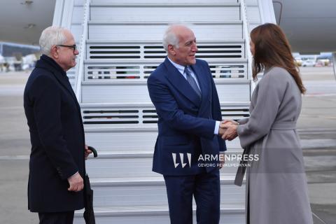 هیئتی به ریاست رئیسجمهور ارمنستان وارد یونان شد