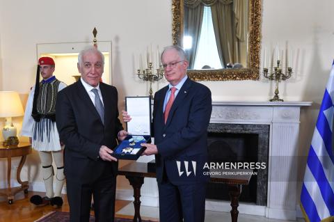 Հայաստանի և Հունաստանի նախագահները միմյանց պարգևատրեցին շքանշաններով