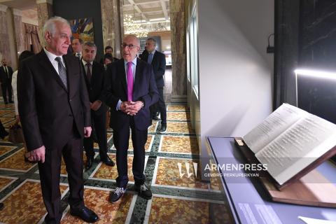 ՀՀ նախագահի ու Հունաստանի խորհրդարանի նախագահի շրջայցը «Մեր Սահմանադրությունը 1975-2025» ցուցասրահում