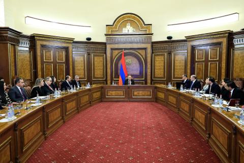 Les mesures visant à améliorer davantage la position de l’Arménie dans les rapports internationaux de classement relatifs à différents secteurs ont été examinées