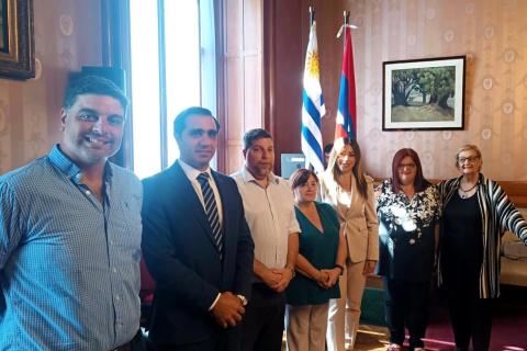 دیدار سفیر ارمنستان با اعضای گروه دوستی تازهتأسیس اروگوئه–ارمنستان