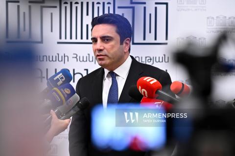 برخی نیروها به جنگ نیاز دارند؛ آلن سیمونیان