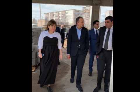 Արսեն Թորոսյանը Մեծամորում ծանոթացել է անկախ կյանքի կենտրոնի շինարարական աշխատանքներին