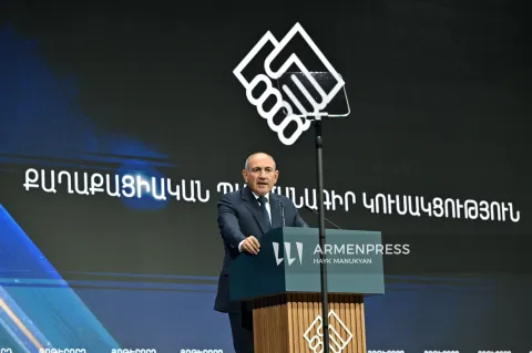 بر اساس نتایج رأیگیری داخلی، نامزد نخستوزیری حزب «پیمان مدنی» نیکول پاشینیان است