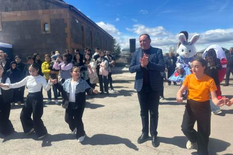 Ախուրյանում մեծ շուքով նշվել է Սուրբ Զատիկը