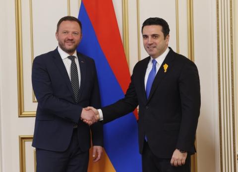 სომხეთის ეროვნული ასამბლეის თავმჯდომარე და ესტონეთის საგარეო საქმეთა მინისტრი შეხვედრისას TRIPP პროექტს შეეხნენ